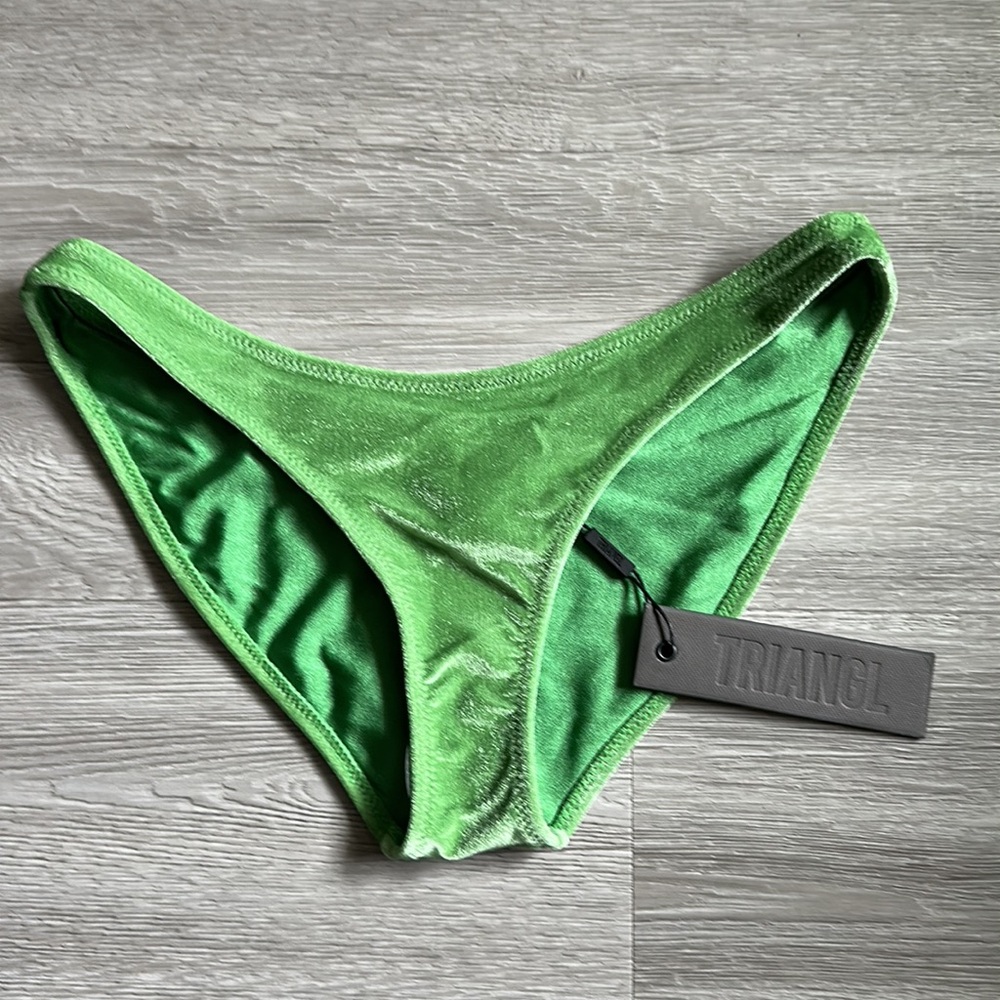 Green velvet Normal coverage bottom. - Picture 7 of 8